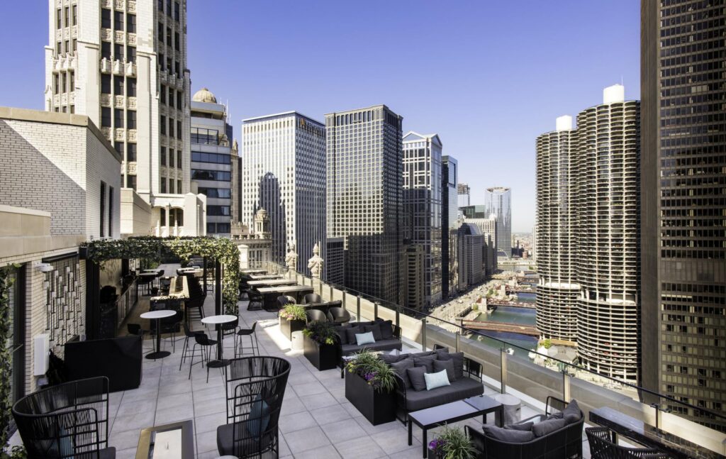 London house chicago an outdoor rooftop bar